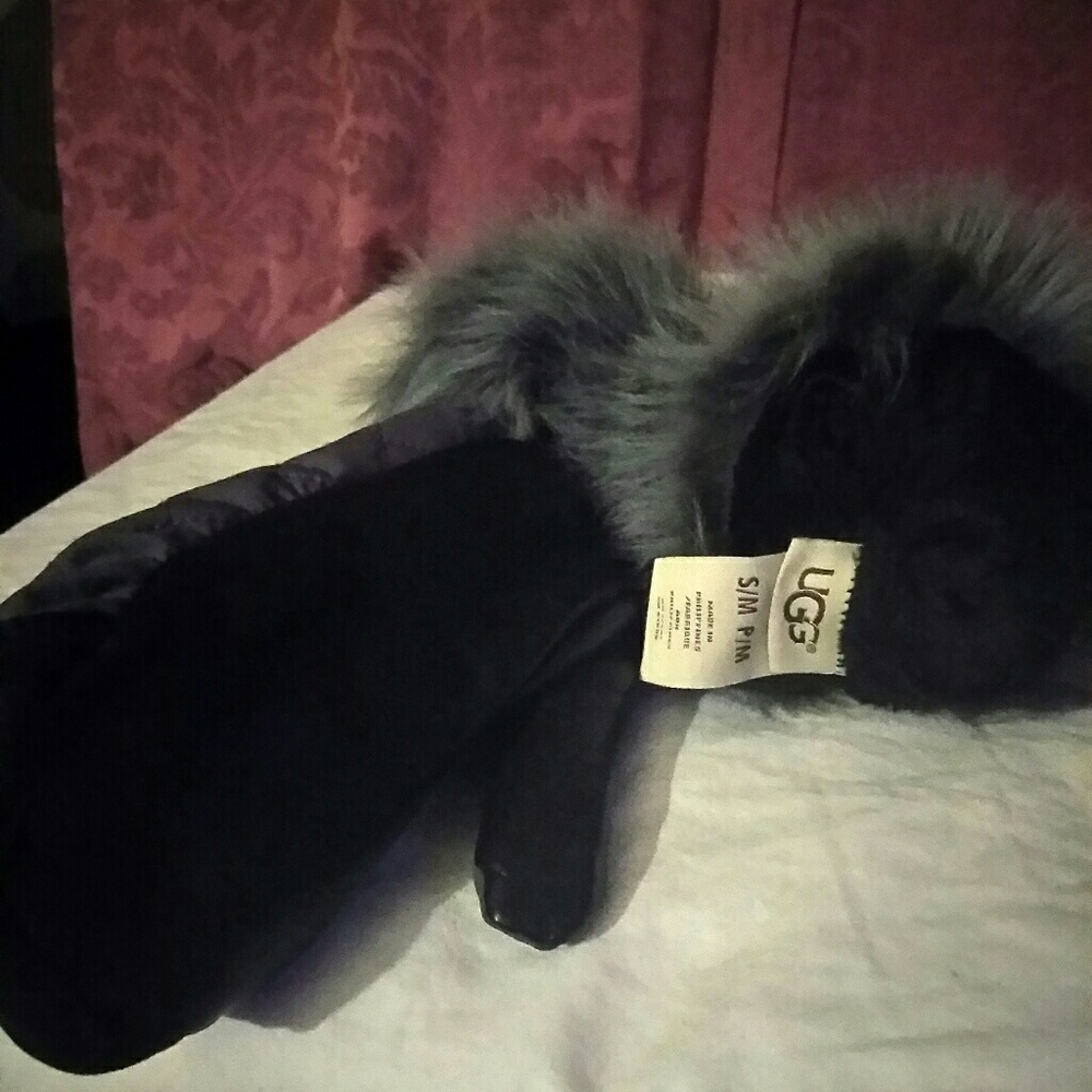 UGG Gloves with Fur